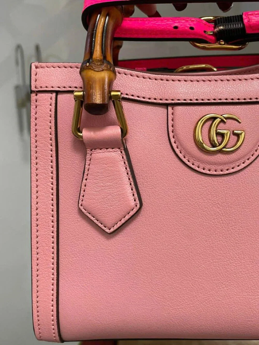 GUCCI Wonka Grain Calfskin Mini Diana Tote Bag Pink - Picture 3 of 16